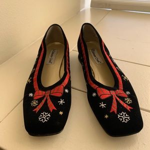 Christmas shoes EUC Size 11